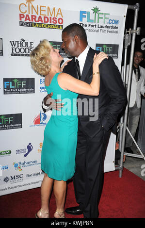 FORT LAUDERDALE, FL - le 21 octobre : Acteur Beau Bridges Penelope Ann Miller  Dennis Haysbert arrive à la 26e édition du Festival International du Film de Fort Lauderdale kick off à Bailey Hall-0779 College Campus. le 21 octobre 2011 à Fort Lauderdale, Floride Personnes : Penelope Ann Miller Dennis Haysbert Banque D'Images