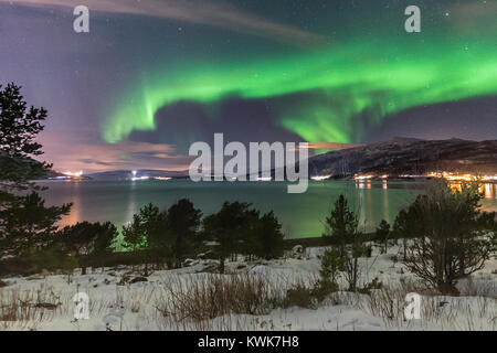 Photo prise en Norvège sous les aurores boréales Banque D'Images