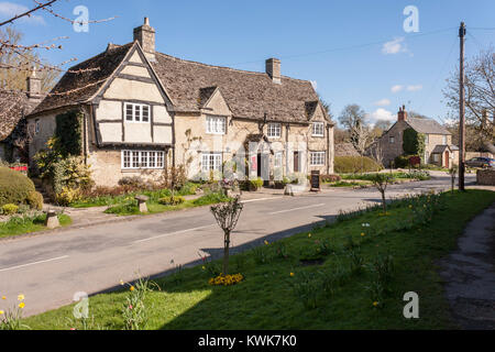 Le Old Swan et Minster Mill Inn, Minster Lovell, Oxfordshire, England, GB, au Royaume-Uni. Banque D'Images