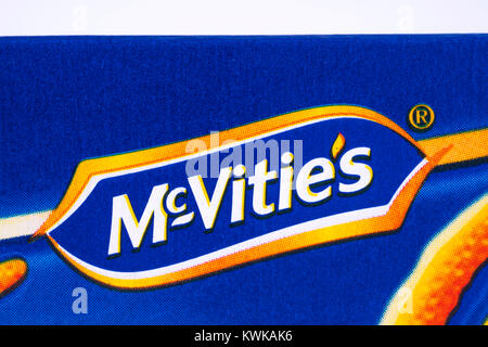 Londres, Royaume-Uni - 18 décembre 2017 : un gros plan de la McVities logo sur un paquet de gâteaux de Jaffa, le 18 décembre 2017. McVities est un snack food britannique Banque D'Images