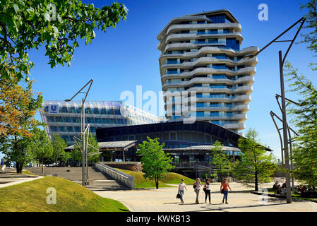 Unileverzentrale Marco-Polo et clocher de la plage quai dans la ville portuaire de Hambourg, Allemagne, Europe, Unileverzentrale-Tour Marco-Polo und am Stra Banque D'Images