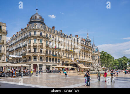 La France, l'Hérault, Montpellier, Opéra Comédi du 19e siècle et des bâtiments de style Haussmanien à la place de la Comédie Banque D'Images