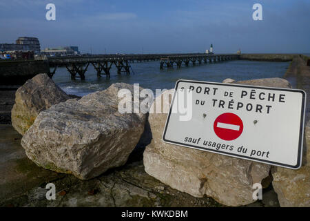 Voyage d'hiver à LE TREPORT Harbour, Baie de Somme, Hauts-de-France, France Banque D'Images