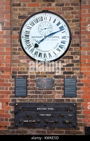 Le Berger Gate réveil, les mesures de longueur et de repère de l'Ordnance Survey, l'Observatoire Royal de Greenwich, Londres Banque D'Images