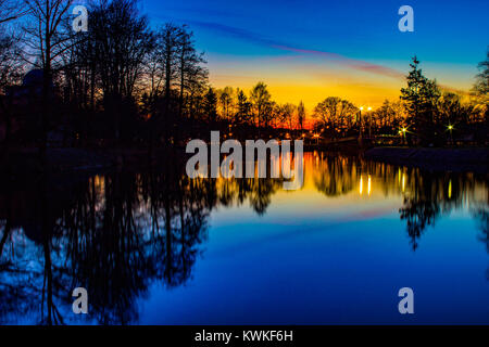 Magnifique coucher de soleil à partir de l'étrange ville tchèque appelé Ceske Budejovice , République Tchèque Banque D'Images