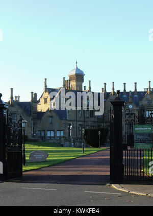 L'imposant manoir de style élisabéthain Brownlow House à Lurgan, County Armagh, en Irlande du Nord. Le bâtiment est aussi localement comme Lurgan Château. Banque D'Images