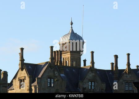 L'imposant manoir de style élisabéthain Brownlow House à Lurgan, County Armagh, en Irlande du Nord. Le bâtiment est aussi localement comme Lurgan Château. Banque D'Images