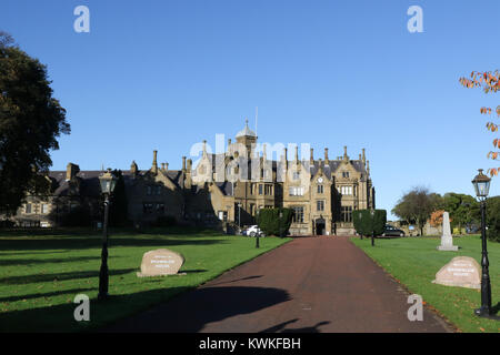 L'imposant manoir de style élisabéthain Brownlow House à Lurgan, County Armagh, en Irlande du Nord. Le bâtiment est aussi localement comme Lurgan Château. Banque D'Images