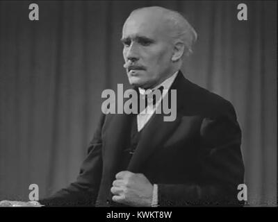 Hymne de l'ONU 1944 OWI film (01 Arturo Toscanini, de Verdi, la conduite de La Forza del Destino 01) Banque D'Images