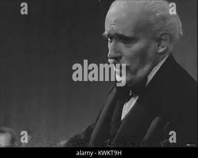 Hymne de l'ONU 1944 OWI film (15 Arturo Toscanini, de Verdi, la conduite de La Forza del Destino 14) Banque D'Images