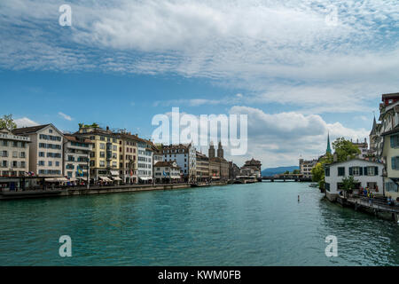 Limmatquai embankment à Zurich, Suisse Banque D'Images