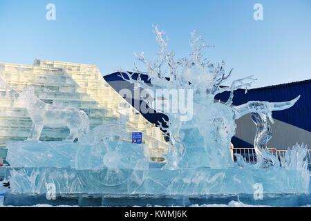 Harbin. 4 janvier, 2018. Photo prise le 4 janvier 2018 montre une sculpture de glace créé par une équipe chinoise au cours de la 7e Chine Harbin international ice sculpture concours dans Harbin, Heilongjiang Province du nord-est de la Chine. Le concours de cinq jours conclu ici jeudi. Credit : Wang Jianwei/Xinhua/Alamy Live News Banque D'Images