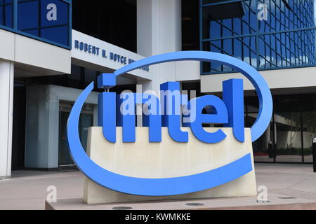 Santa Clara, USA. 21 mai, 2016. Le logo du fabricant de puces Intel en avant du siège d'Intel à Santa Clara, USA, 21 mai 2016. PHOTO : ANDREJ SOKOLOW/dpa | Conditions de crédit dans le monde entier : dpa/Alamy Live News Banque D'Images