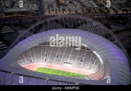 Doha, Qatar. 4 janvier, 2018. Une vue extérieure de la Khalifa International Stadium de Doha, Qatar, 4 janvier 2018. Le tour final de la Coupe du Monde de football se tiendra au Qatar en 2022. Crédit : Sven Hoppe/dpa/Alamy Live News Banque D'Images