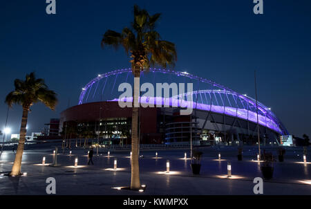 Doha, Qatar. 4 janvier, 2018. Une vue extérieure de la Khalifa International Stadium de Doha, Qatar, 4 janvier 2018. Le tour final de la Coupe du Monde de football se tiendra au Qatar en 2022. Crédit : Sven Hoppe/dpa/Alamy Live News Banque D'Images