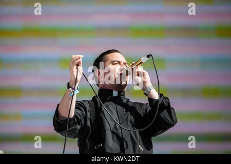 Le groupe de rock Faith No More effectue un concert live à la scène principale à l'heure d'été britannique Barclaycard festival 2014 à Hyde Park, Londres. Ici le chanteur Mike Patton est représenté sur scène. UK 04.07.2014. Banque D'Images