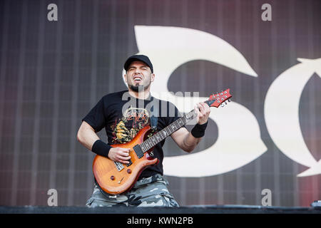 Le groupe de metal américain Soulfly effectue un concert live au Théâtre Barclaycard scène à l'heure d'été britannique festival 2014 à Hyde Park, Londres. Ici le guitariste Marc Rizzo est représenté sur scène. UK 04.07.2014. Banque D'Images