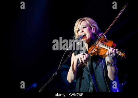 Le groupe de country américain Dixie Chicks effectue un concert live à Falconer Salen à Copenhague. La bande du Texas se compose des trois femmes Emily Robison, Martie Maguire (photo) et Natalie Maines. Danemark 20/03 2014. Banque D'Images