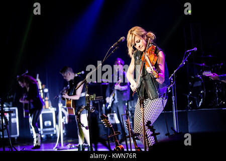 Le groupe de country américain Dixie Chicks effectue un concert live à Falconer Salen à Copenhague. La bande du Texas se compose des trois femmes Emily Robison, Martie Maguire (photo) et Natalie Maines. Danemark 20/03 2014. Banque D'Images