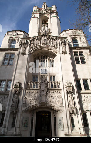 La Cour Suprême du Royaume-Uni à Londres, en Angleterre. La cour est à la Middlesex Guildhall sur la place du Parlement. Banque D'Images