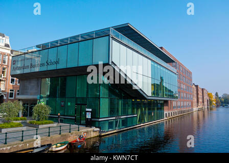 Amsterdam Business School, Plantage Muidergracht canal, Amsterdam, Pays-Bas Banque D'Images