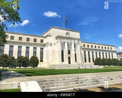 Façade du bâtiment de Marriner Eccles s la Réserve fédérale des États-Unis, l'agence du gouvernement fédéral chargé d'établir la politique monétaire des États-Unis, ainsi que la détermination des taux d'intérêt, Washington, DC, le 24 juillet 2017. Banque D'Images