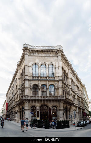 Vienne, Autriche - 16 août 2017 : Cafe Central en centre-ville historique de Vienne. Il s'agit d'un café viennois traditionnel situé à Herrengasse. Il bec Banque D'Images