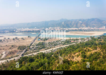 Vue panoramique aérienne de Haridwar dans l'état d'Uttarakhand en Inde. Banque D'Images