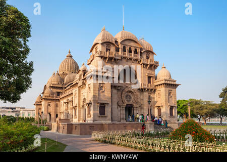 Belur Math ou Belur Mutt est le siège de la Ramakrishna Math et Mission, fondée par Swami Vivekanandaa. Il est situé dans la région de Kolkata, West Bengal Banque D'Images