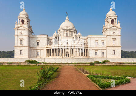 Le Victoria Memorial est un grand bâtiment de marbre à Kolkata, Bengale occidental, en Inde, qui a été construit entre 1906 et 1921. Banque D'Images