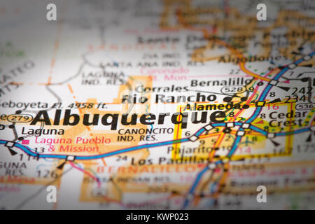 Libre d'Albuquerque, New Mexico sur une carte routière des États-Unis. Banque D'Images