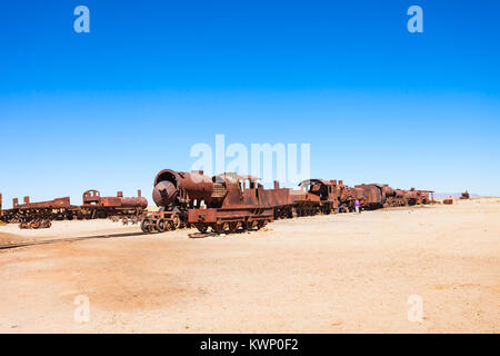 Vieux train à vapeur la cimetière, Salar de Uyuni, Bolivie Banque D'Images