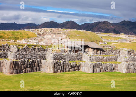 Saksaywaman est une citadelle à Cusco, Pérou. Elle est la capitale historique de l'Empire Inca. Banque D'Images