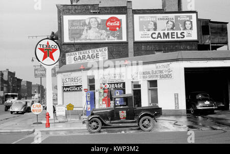 Vintage gas station vers 1940 Banque D'Images