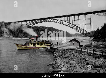 Maid of the Mist boat à Niagara Falls vers 1898 Banque D'Images