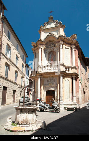 Chapelle baroque de la Madonna del Rosario (Chapelle de Notre Dame du Rosaire) sur Piazza Casa del Cavallo dans le centre historique de Sienne énumérés World Heri Banque D'Images