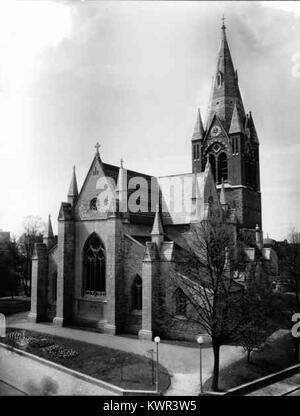 Une image de l'église Sankt Nicolai à Örebro, Suède, documentant la structure architecturale et l'importance historique de ce site religieux gothique. Banque D'Images