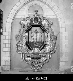 Photographie de l'église Sankt Nicolai à Örebro, Suède, mettant en valeur son architecture gothique, son extérieur en pierre et son clocher proéminent. Banque D'Images