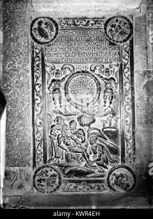 L’église Sankt Nicolai de Örebro est une église historique, appréciée pour son architecture et sa contribution au patrimoine religieux suédois. Banque D'Images