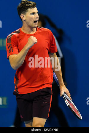 Doha, Qatar. 4 janvier, 2018. Dominic Thiem de l'Autriche célèbre au cours de match quart contre les célibataires Stefanos Tsitsipas de la Grèce à l'ATP de l'Open du Qatar à Doha, Qatar, le 4 janvier 2018. Dominic Thiem a gagné 2-0. Credit : Nikku/Xinhua/Alamy Live News Banque D'Images