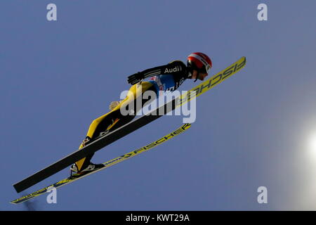 Bischofshofen, Autriche. 05th, Jan 2018. Markus Eisenbichler de Allemagne monte dans l'air au cours de la 66e ronde de qualification quatre Hills Ski compétition de sauts à Bischofshofen, Autriche, 05 janvier 2018. (PHOTO) Alejandro Sala/Alamy Live News Banque D'Images