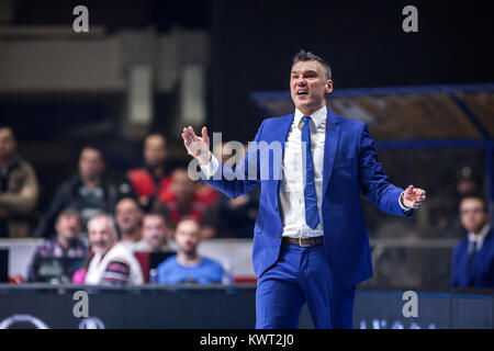 Belgrade, Serbie. 05 Jan, 2018. 5 janvier 2018, Aleksandar Nikolic Hall, Belgrade, Serbie ; Turkish Airlines Euroleague Basket-ball, stade Crvena Zvezda Belgrade Zalgiris Kaunas mts par rapport à l'entraîneur-chef, Sarunas Jasikevicius de Zalgiris Kaunas réagit pendant le match Crédit : Nikola Krstic/Alamy Live News Banque D'Images