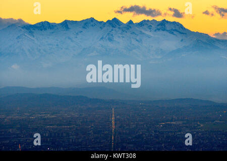 Ville de Turin, avec les Alpes en arrière-plan Banque D'Images