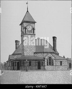 L'image gravée de Dedham, une gare avec une tour d'horloge à Dedham, Massachusetts, 1893. Avec la permission de Internet Archive. Banque D'Images