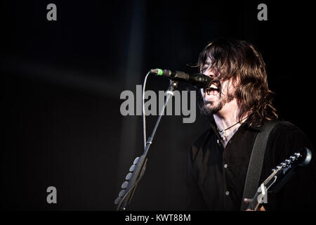 Le groupe de rock Foo Fighters effectue un concert live à Refshaleøen à Copenhague. Le groupe a été fondé par l'ancien batteur de Nirvana Dave Grohl qui est le chanteur principal du groupe (photo). Danemark 21/06 2011. Banque D'Images