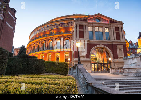Le Royal Albert Hall de Londres, l'architecture victorienne fois square Banque D'Images