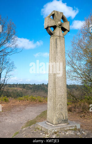 La Croix celtique en pierre sur la colline du Gibet, Hindhead, Surrey, UK Banque D'Images