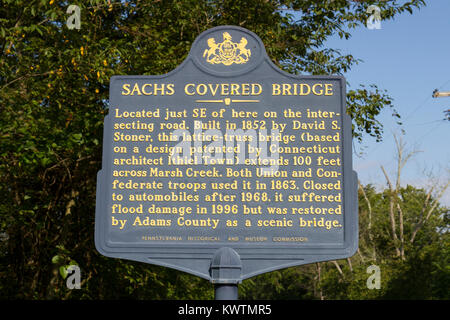 Informations touristiques sur à côté du marqueur Pont couvert Sachs près de Gettysburg, Pennsylvanie, États-Unis. Banque D'Images