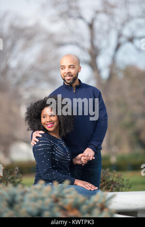 Un jeune couple dans l'amour à Washington, DC Banque D'Images