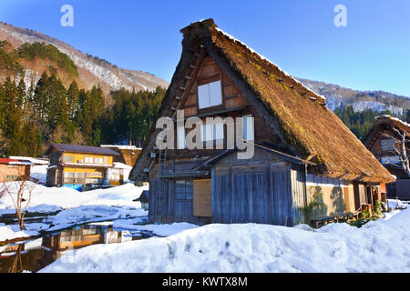 Cottage Gassho-zukuri à Ogimachi Village de Shirakawago, Site du patrimoine mondial de l'UNESCO Banque D'Images